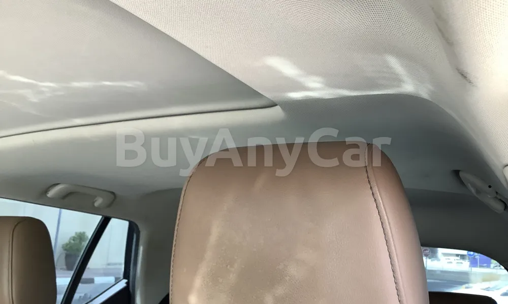 Vehicle photo 9
