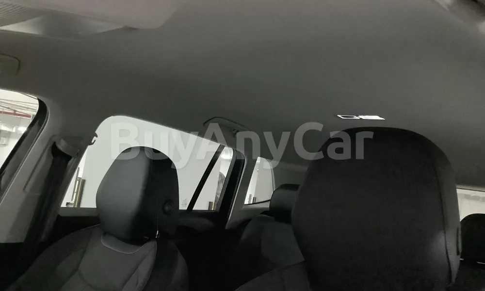 Vehicle photo 9