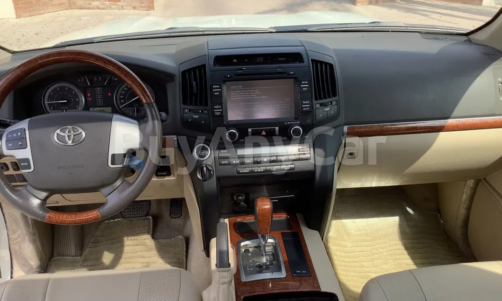 Vehicle photo 8