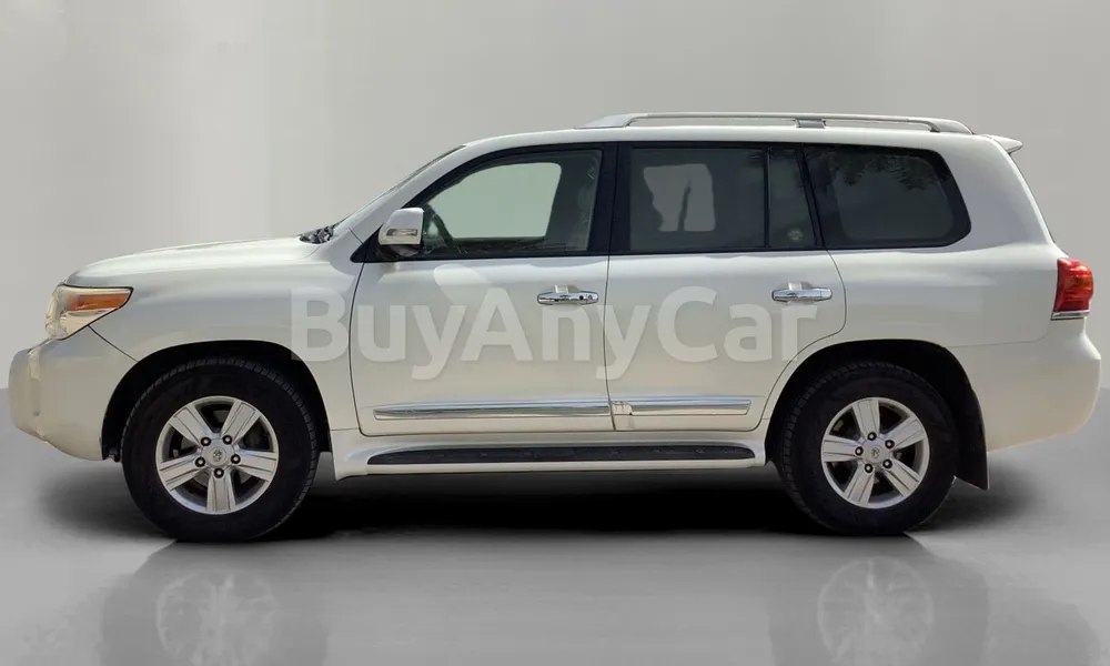 Vehicle photo 4