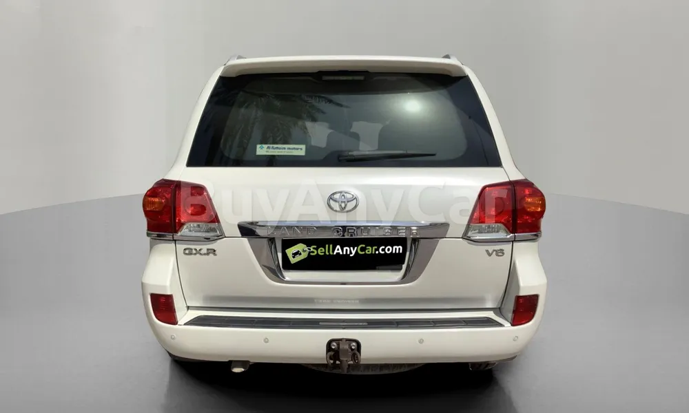 Vehicle photo 2