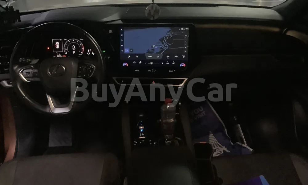 Vehicle photo 8