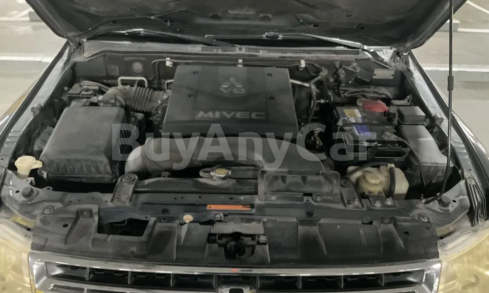 Vehicle photo 6
