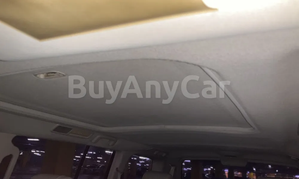 Vehicle photo 7