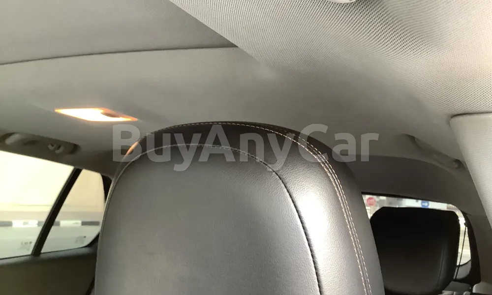 Vehicle photo 9