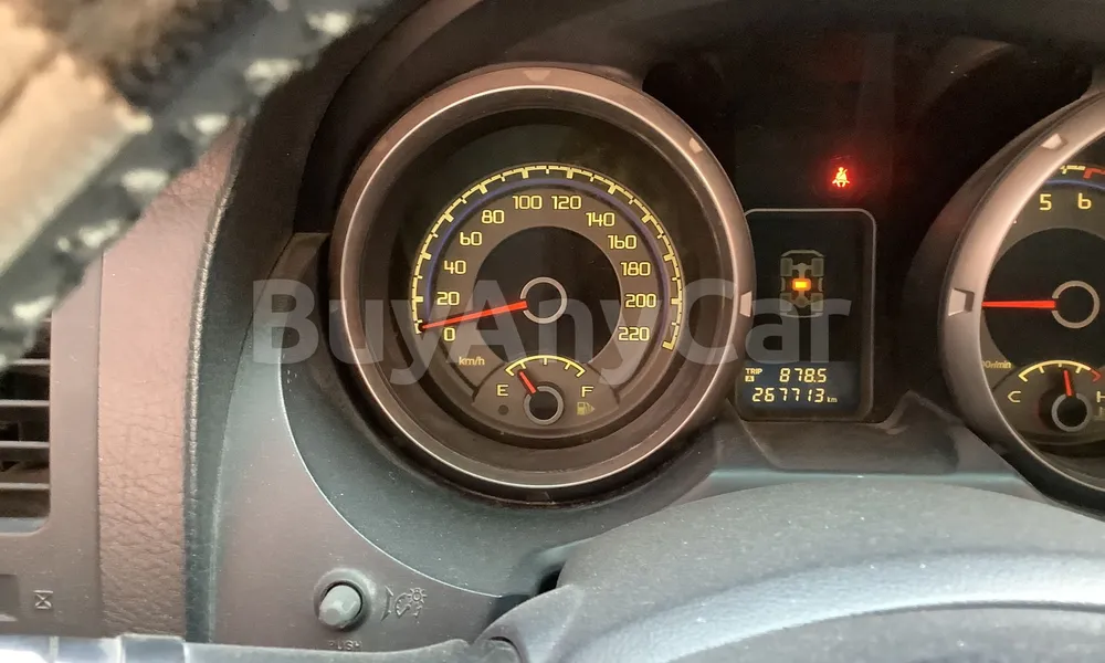 Vehicle photo 7