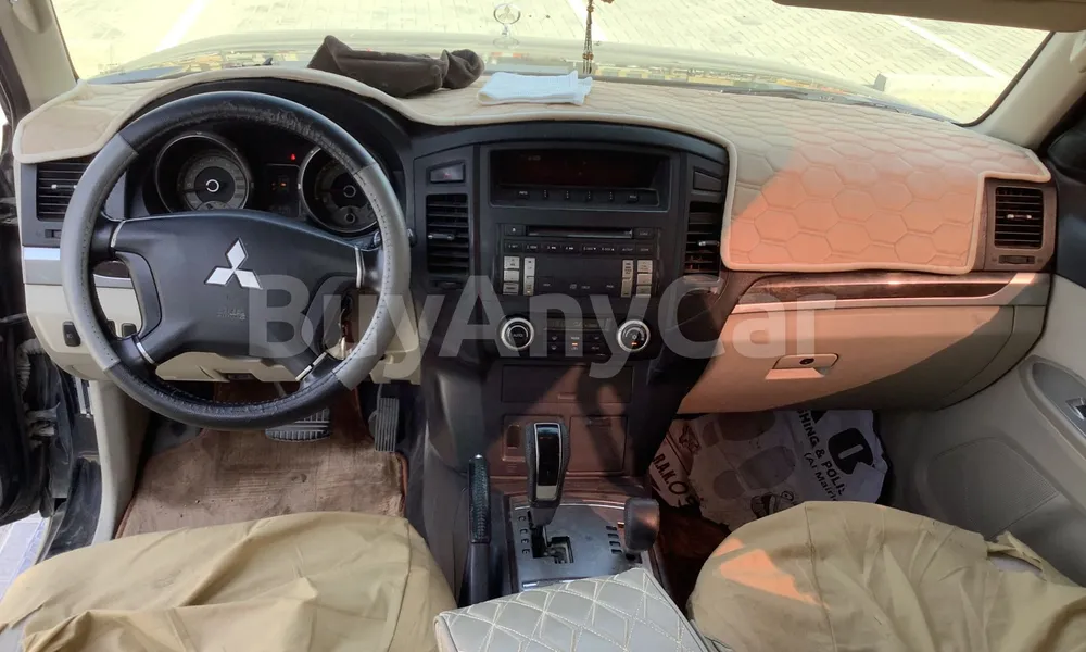 Vehicle photo 9