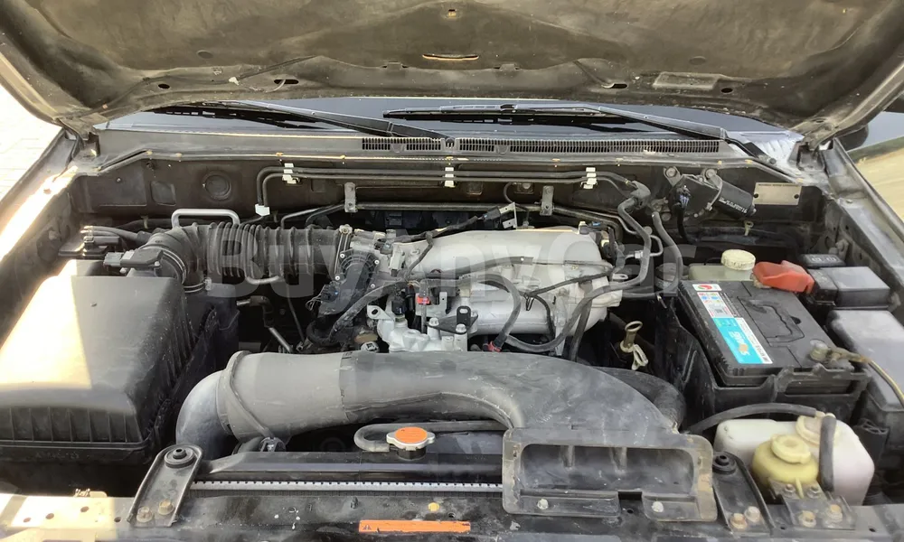 Vehicle photo 6