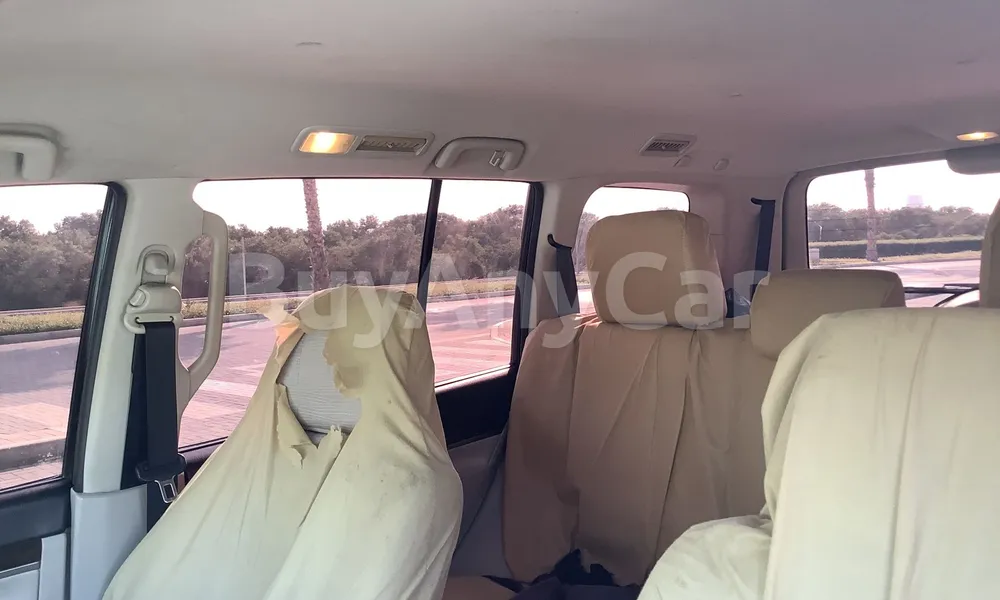 Vehicle photo 8