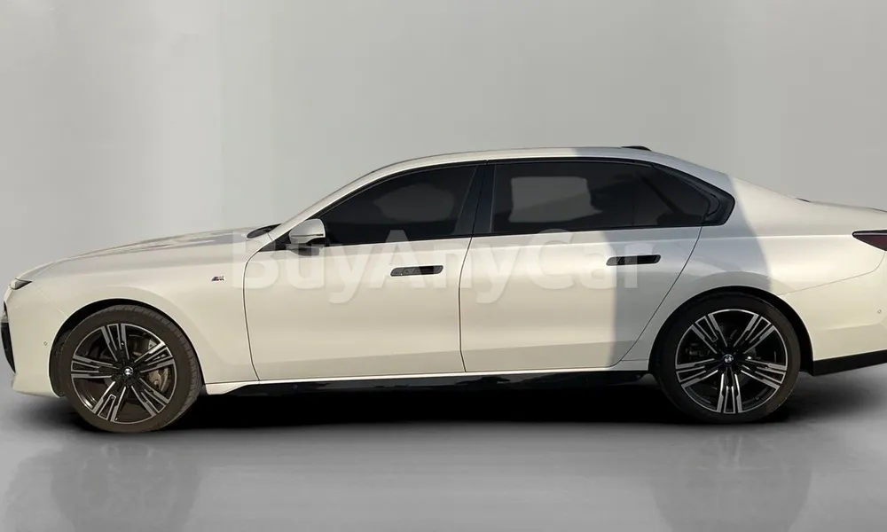 Vehicle photo 5
