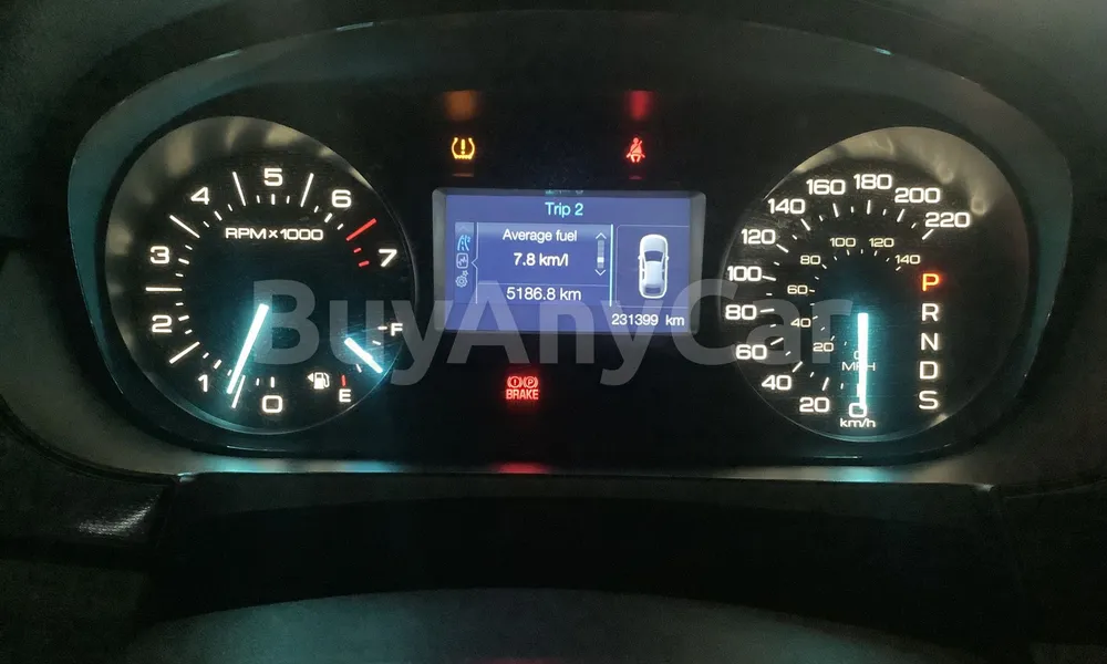 Vehicle photo 8