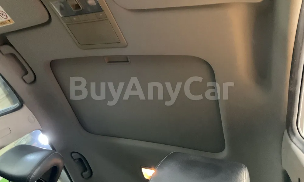 Vehicle photo 9