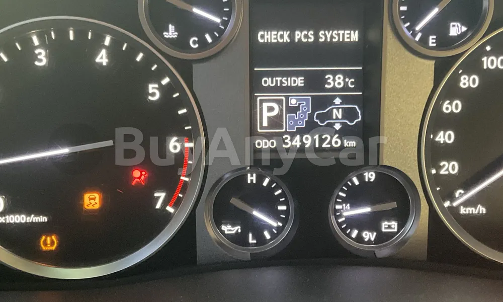 Vehicle photo 8