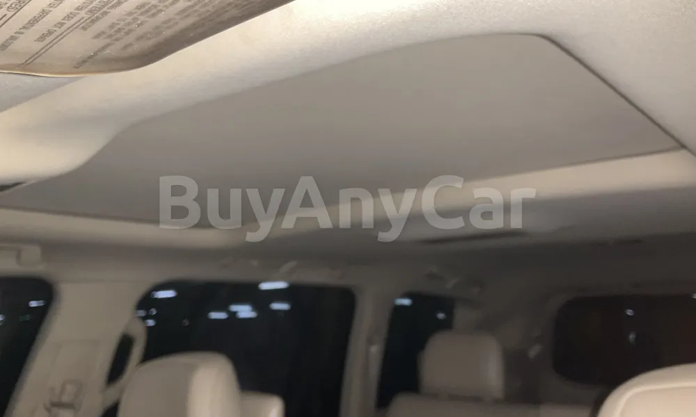Vehicle photo 6