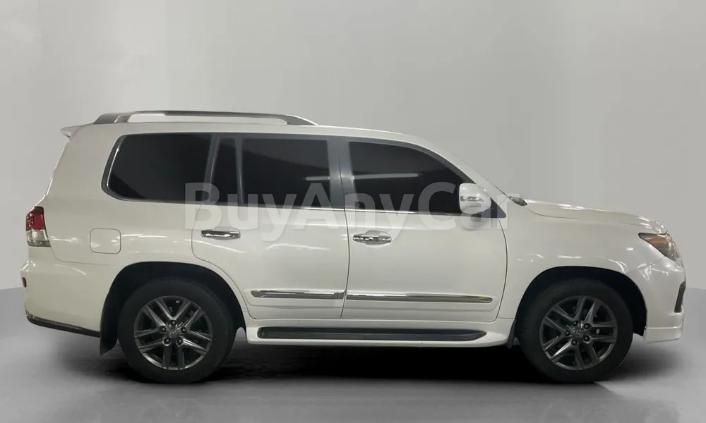 Vehicle photo 3