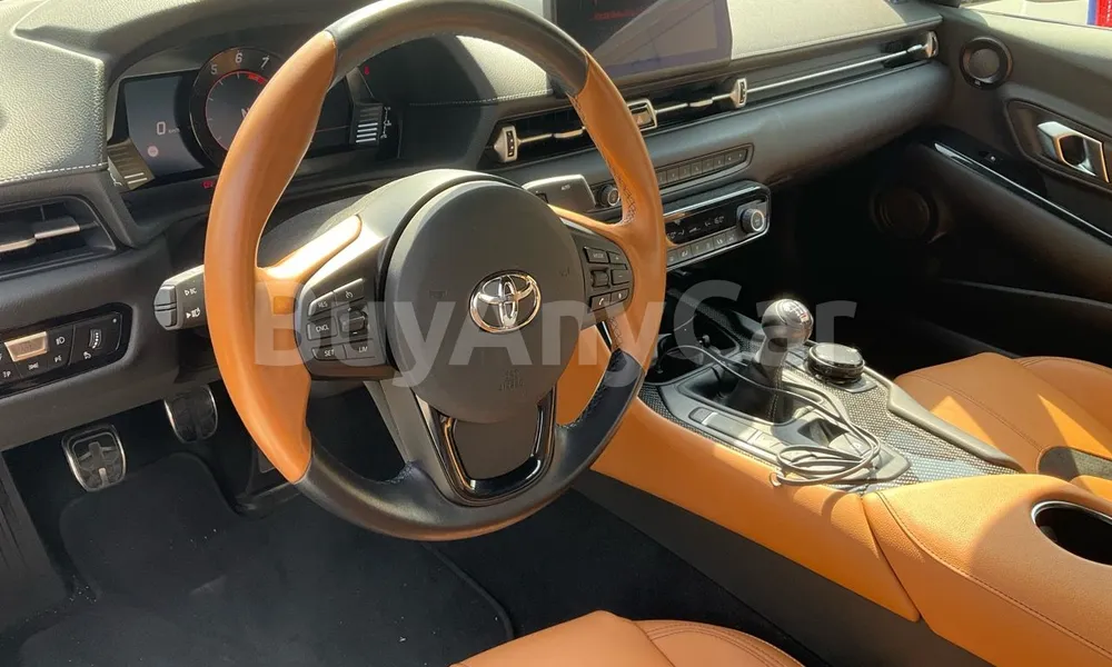 Vehicle photo 8