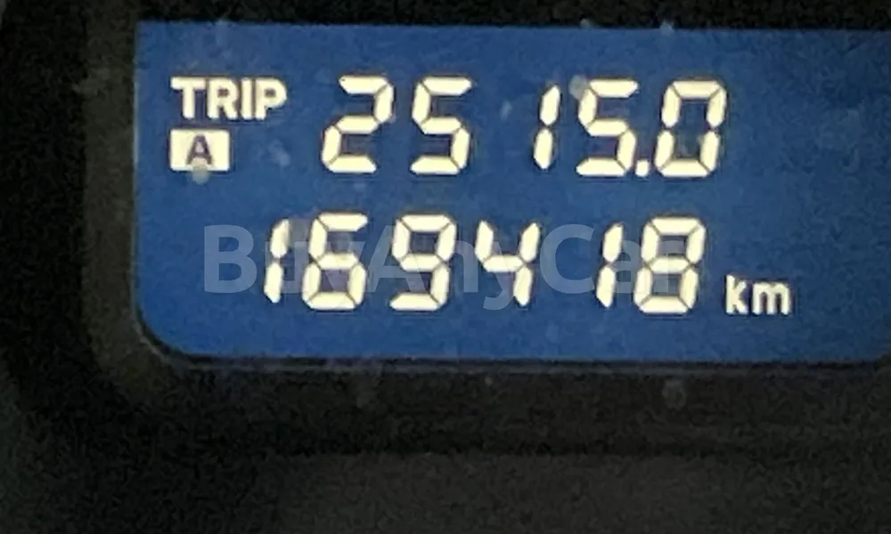 Vehicle photo 5