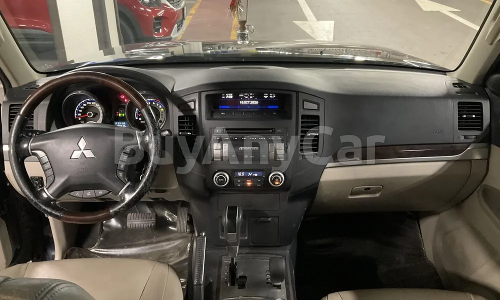 Vehicle photo 7