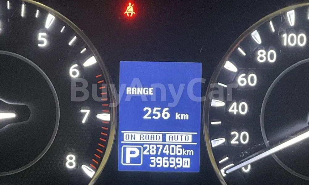 Vehicle photo 8