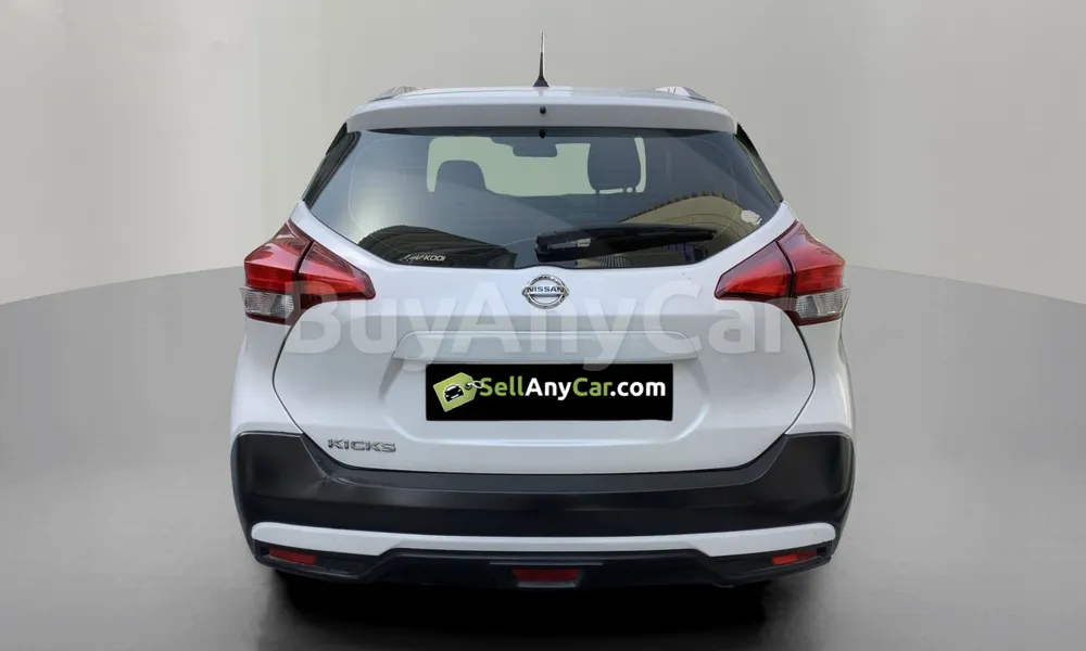 Vehicle photo 2