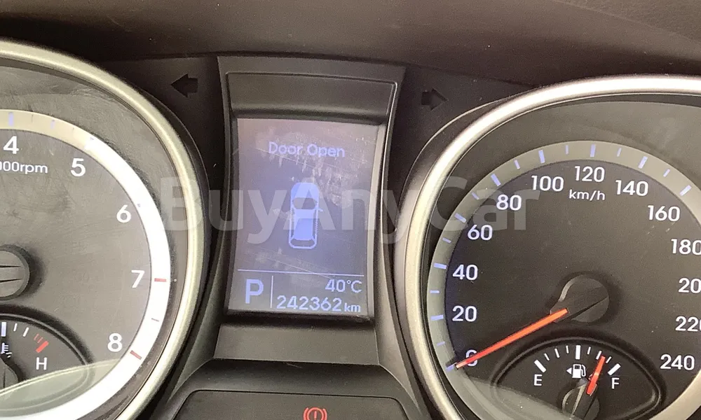 Vehicle photo 8