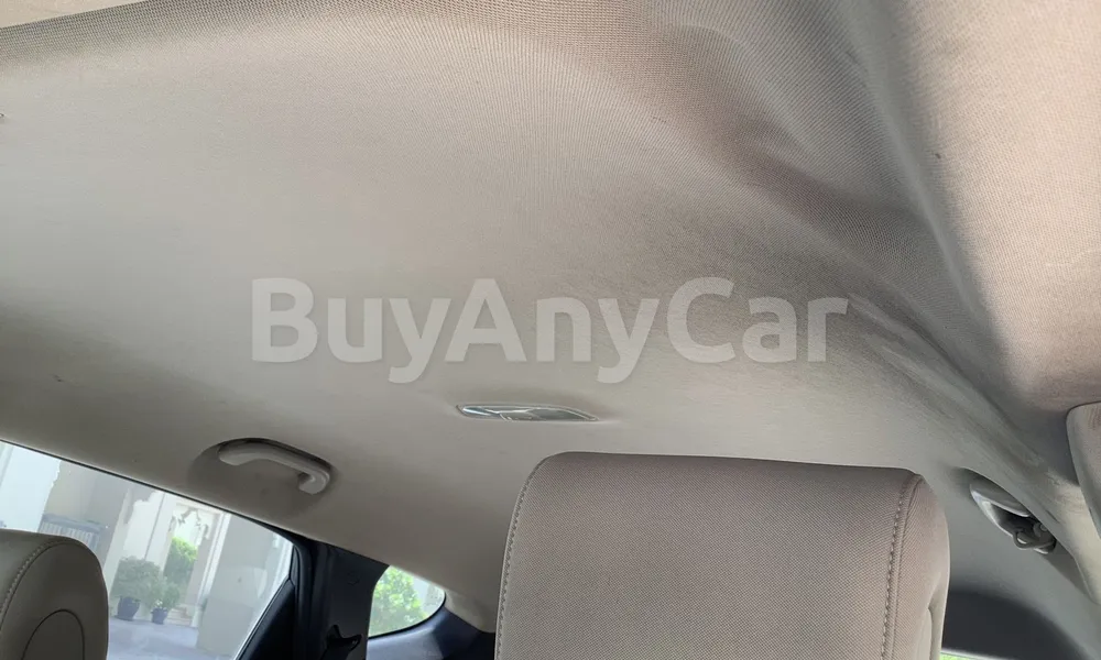 Vehicle photo 9