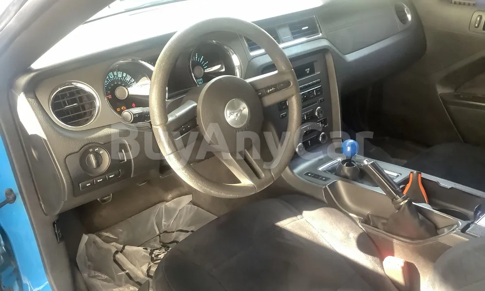 Vehicle photo 8