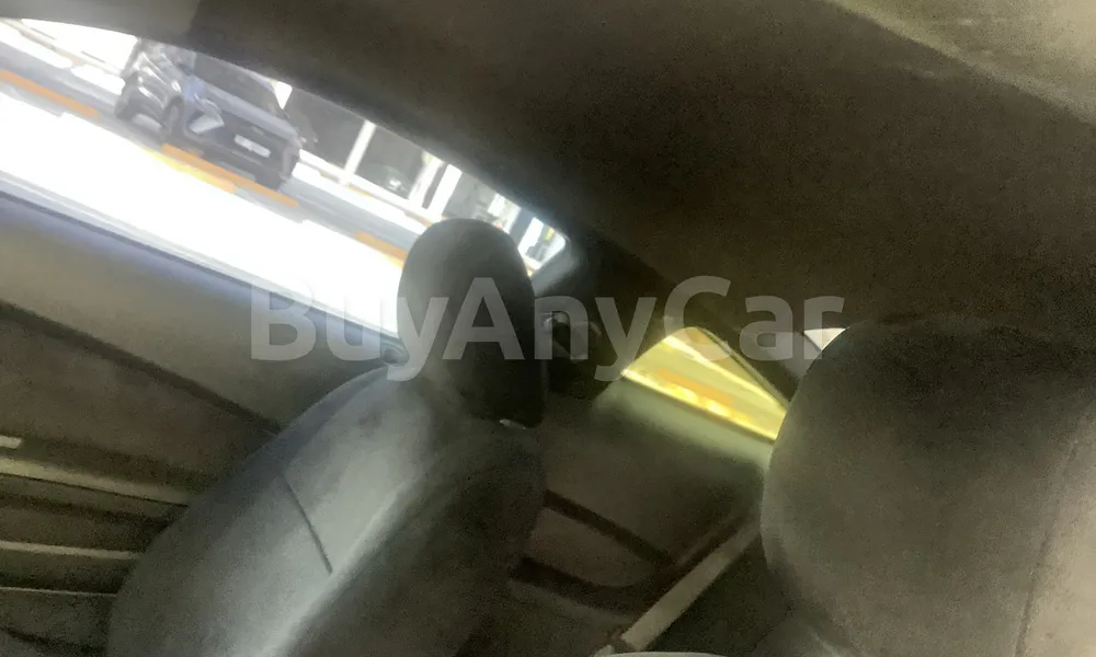 Vehicle photo 9