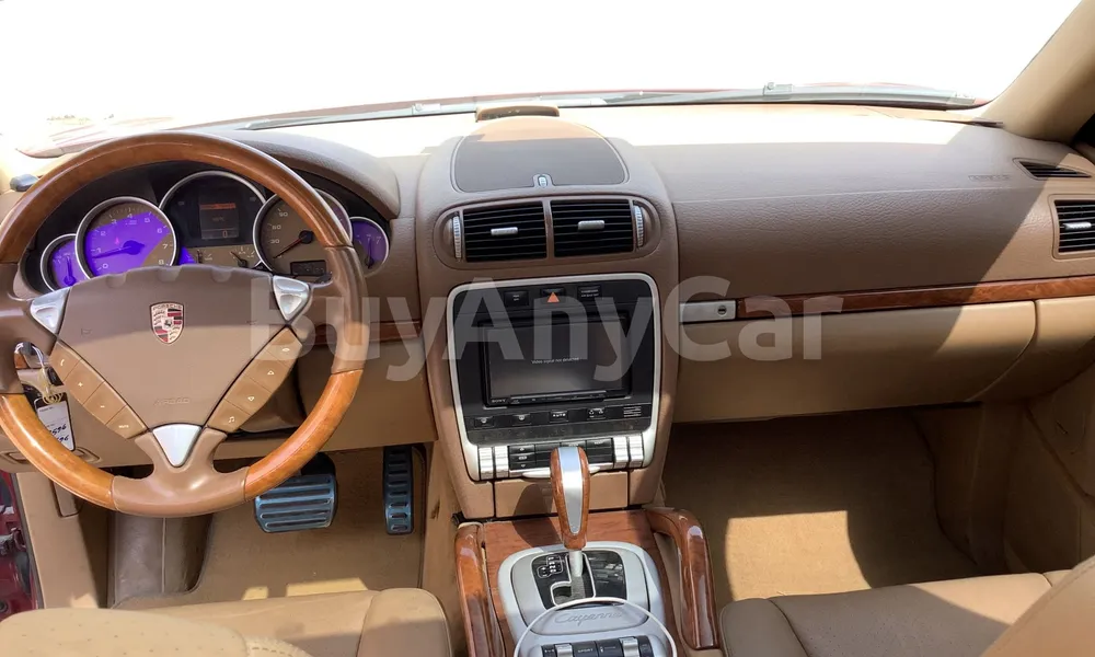 Vehicle photo 7