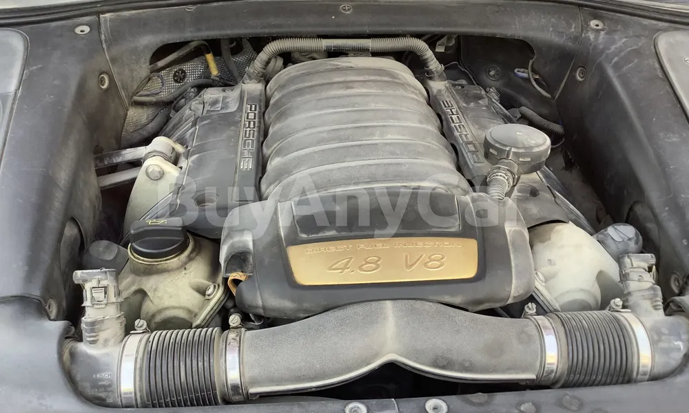 Vehicle photo 6