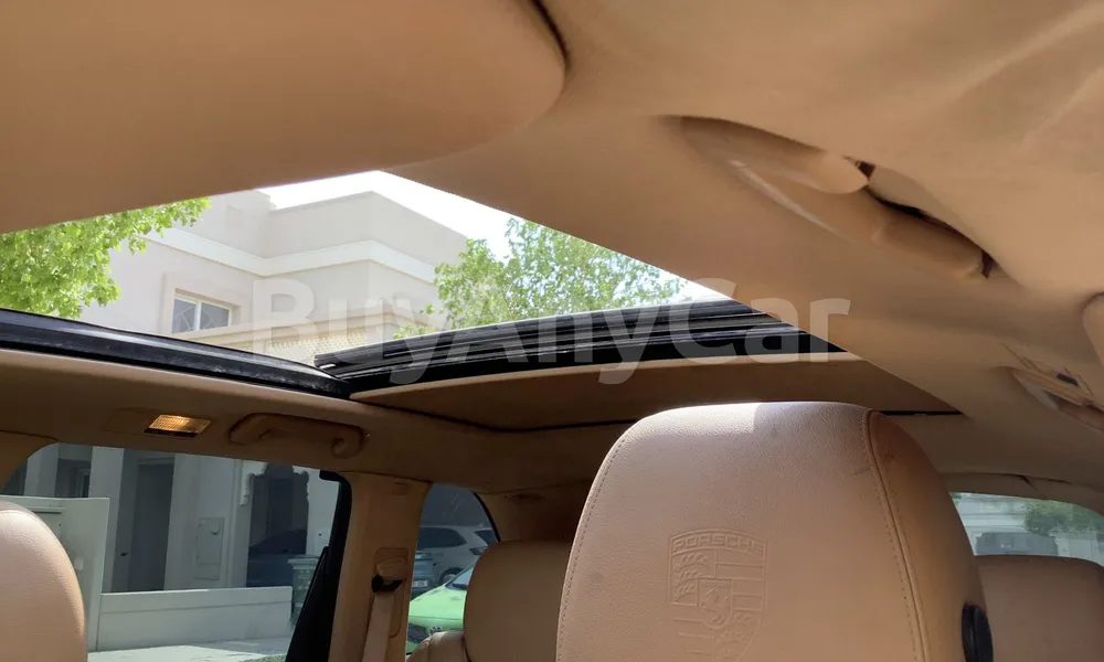 Vehicle photo 8
