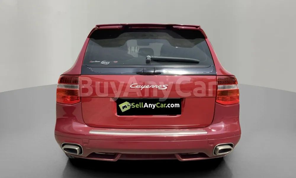 Vehicle photo 2