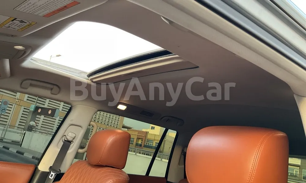 Vehicle photo 8