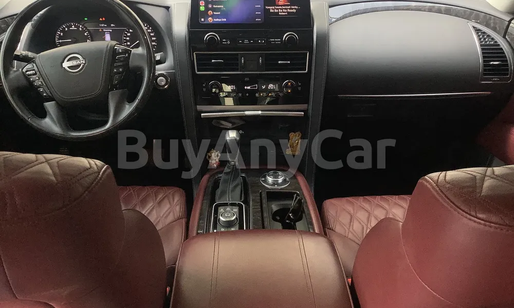 Vehicle photo 8