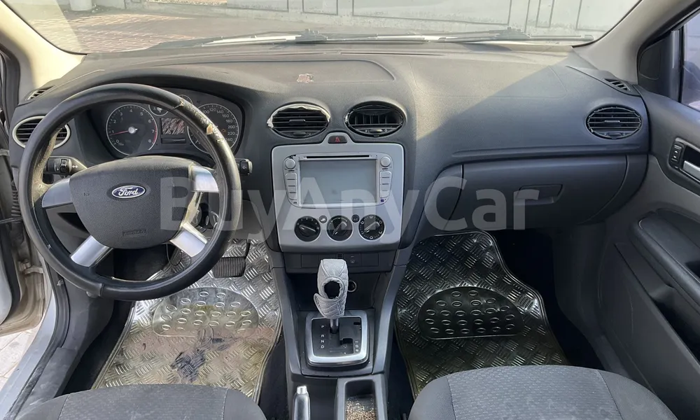 Vehicle photo 8