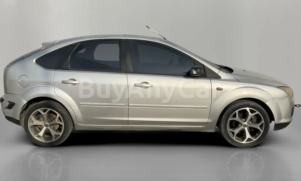 Vehicle photo 3