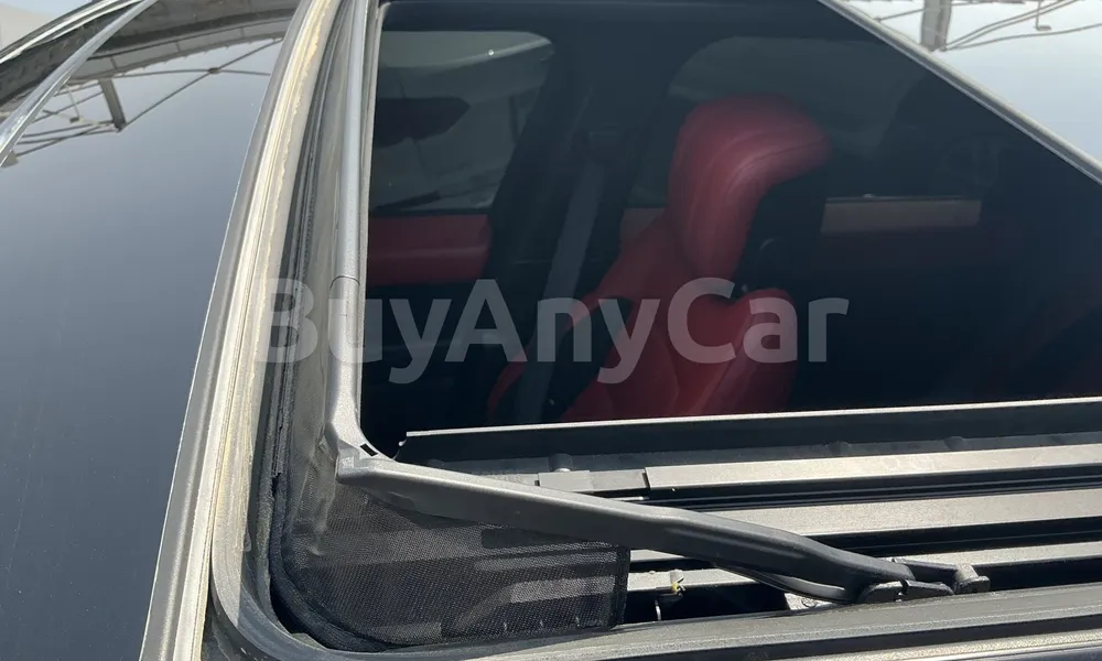 Vehicle photo 5
