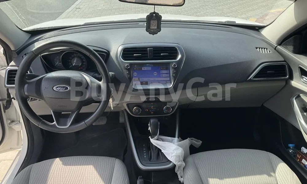 Vehicle photo 7