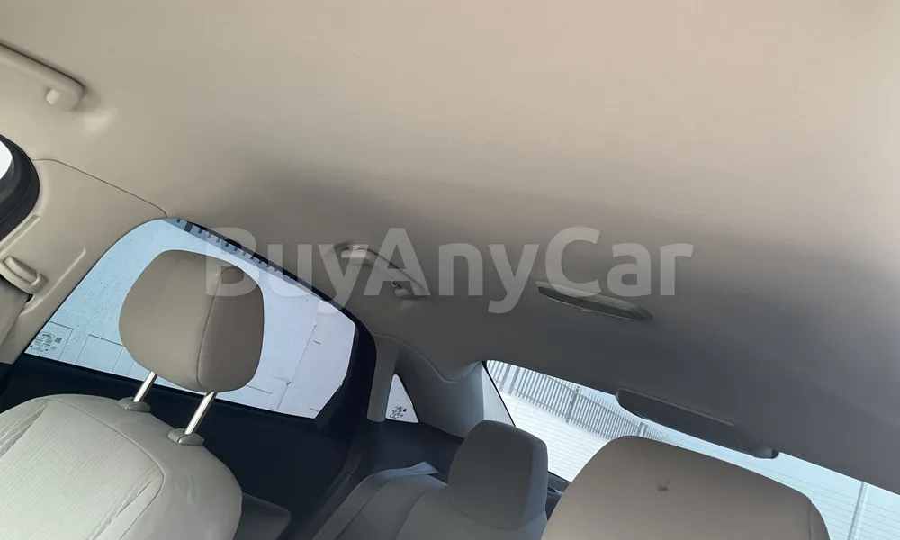 Vehicle photo 9