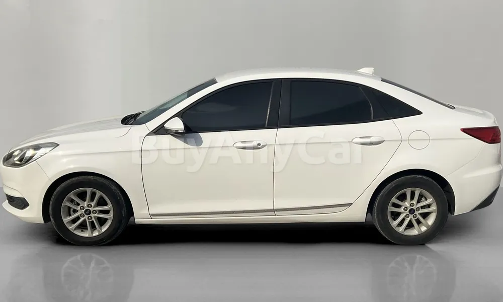 Vehicle photo 4