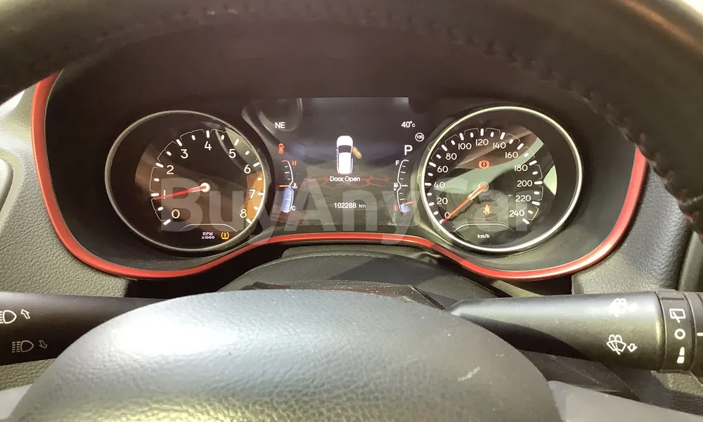 Vehicle photo 7