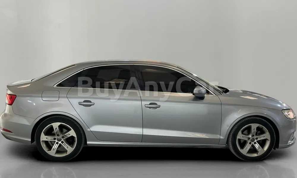 Vehicle photo 3
