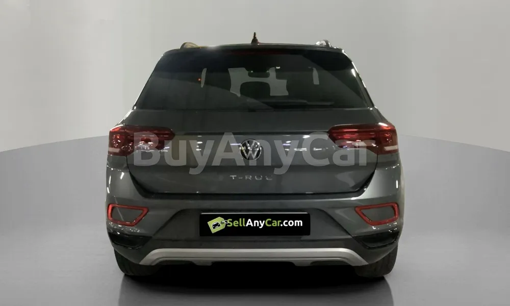 Vehicle photo 2