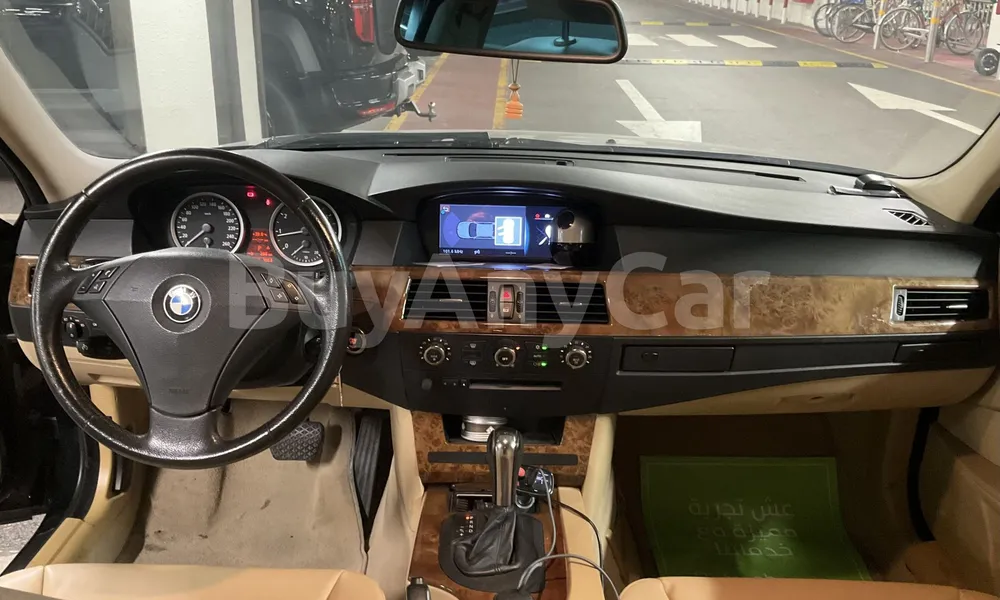 Vehicle photo 9
