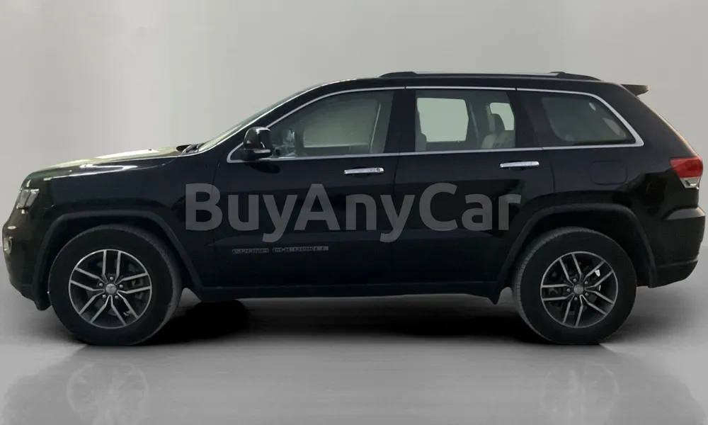 Vehicle photo 4