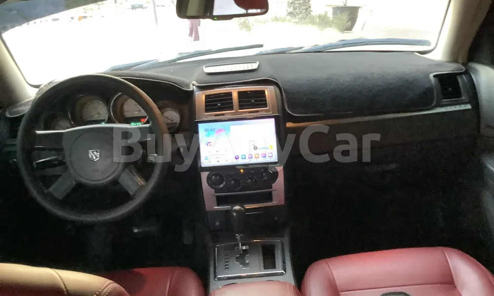 Vehicle photo 8