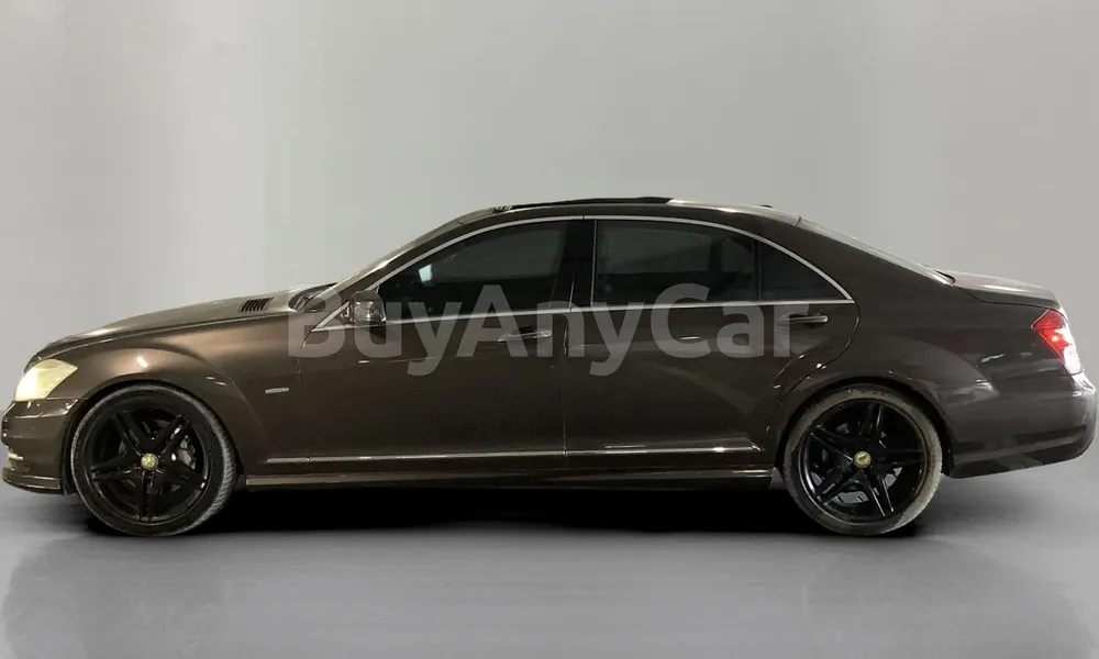 Vehicle photo 4