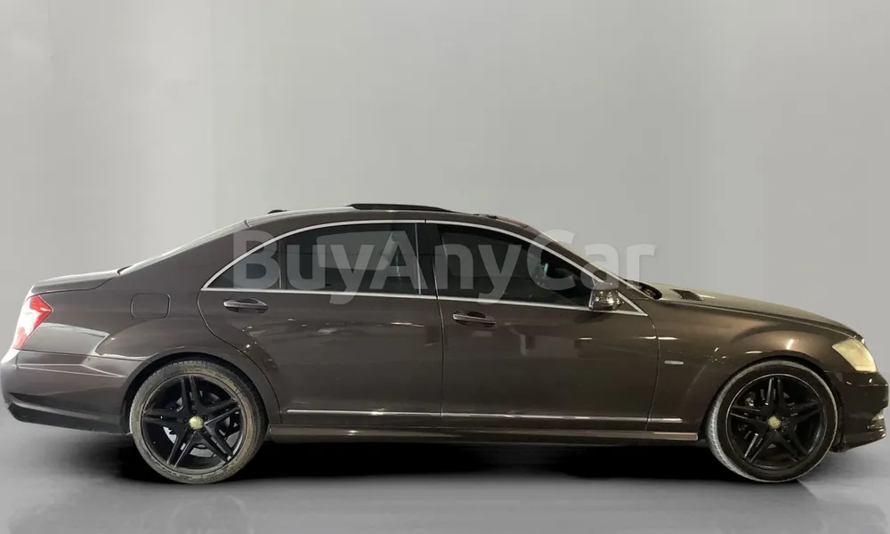 Vehicle photo 3
