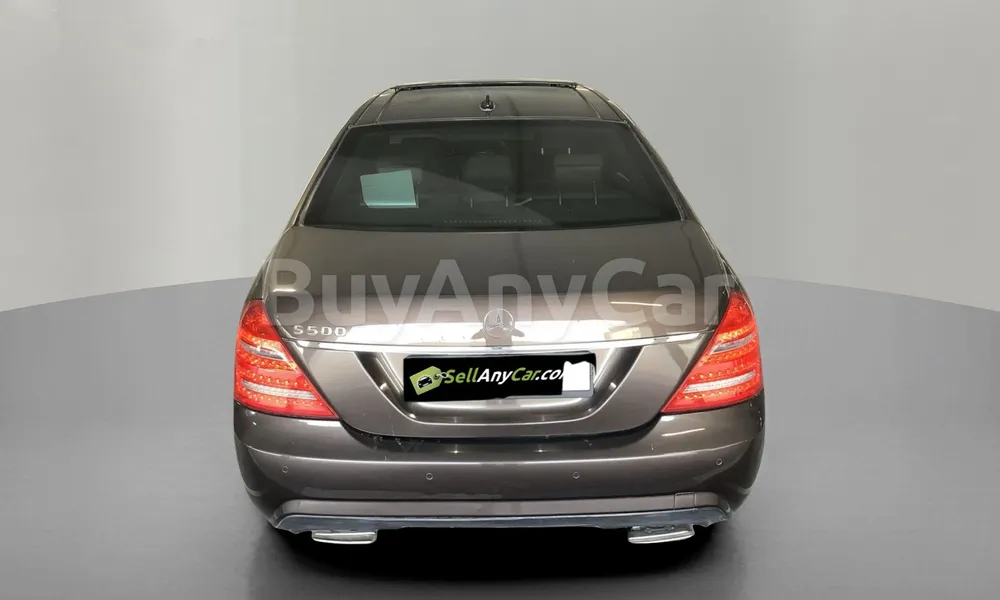 Vehicle photo 2
