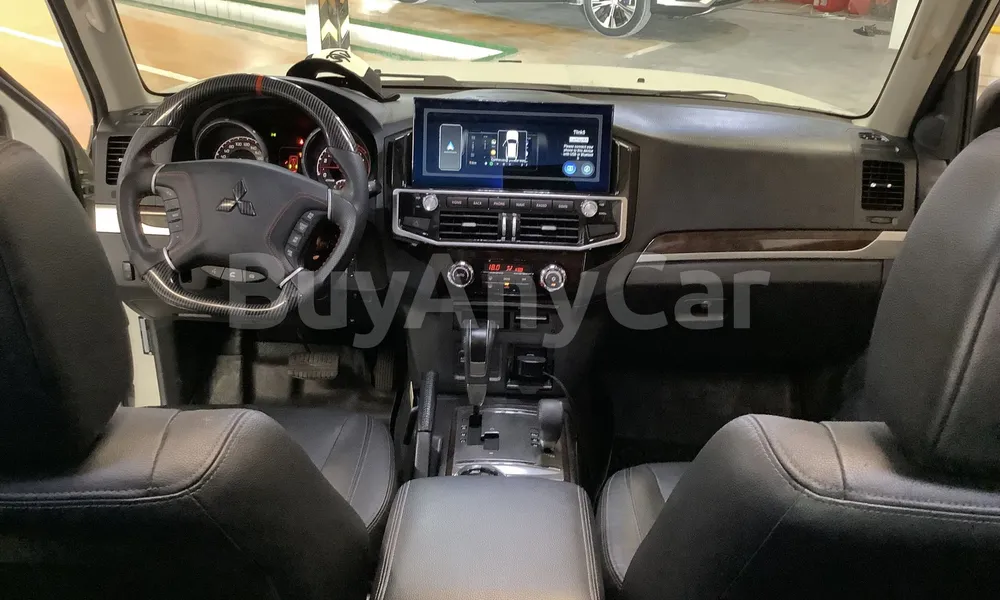 Vehicle photo 8